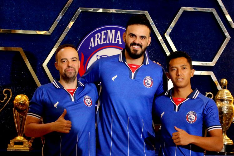 Arema FC Perkenalkan Pelatih Kiper dan Dua Pemain Baru untuk Musim Depan