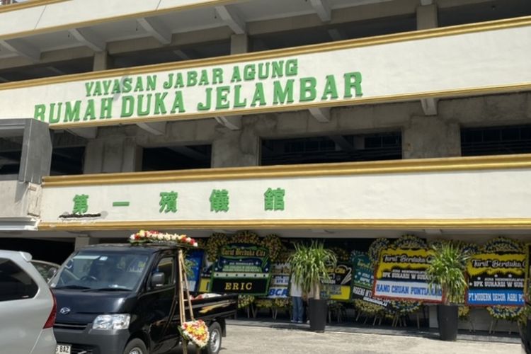 Yayasan Jabar Agung Rumah Duka Jelambar, Jakarta Barat. Ini merupakan tempat korban kebakaran toko bingkai di Mampang Prapatan, yang meninggal dunia disemayamkan. 