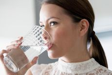 Bagi Wanita, Banyak Minum Air Kurangi Risiko Infeksi Saluran Kemih