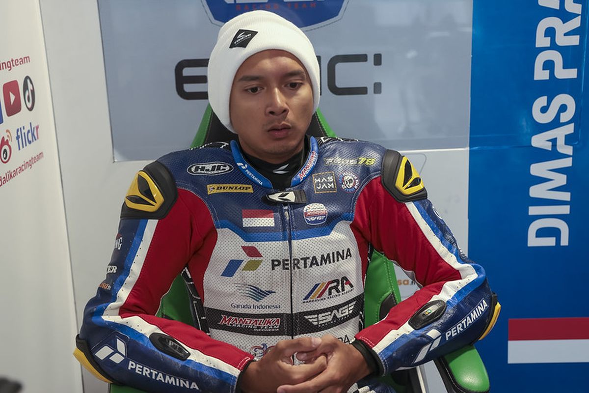 Dimas Ekky Pratama saat menjadi wildcard untuk Pertamina Mandalika SAG Team pada Moto2 Valencia 2021