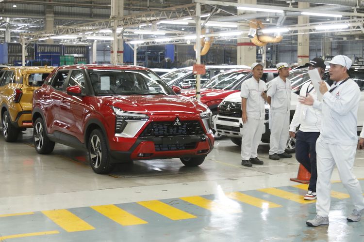 Produksi massal Mitsubishi Xforce sudah dilakukan dipabrik Cikarang dan mulai dikirim ke konsumen, Kamis (16/11/2023).