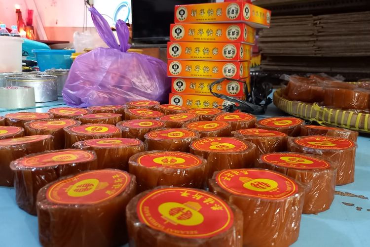 Usaha pembuatan kue keranjang di Jalan Tegalpanggung, Kota Yogyakarta, yang kembali menggeliat jelang Imlek.