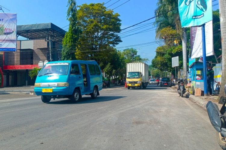Angkutan umum di Garut beroperasi seperti biasa setelah rencana aksi mogok massal dibatalkan, Senin (05/09/2022)