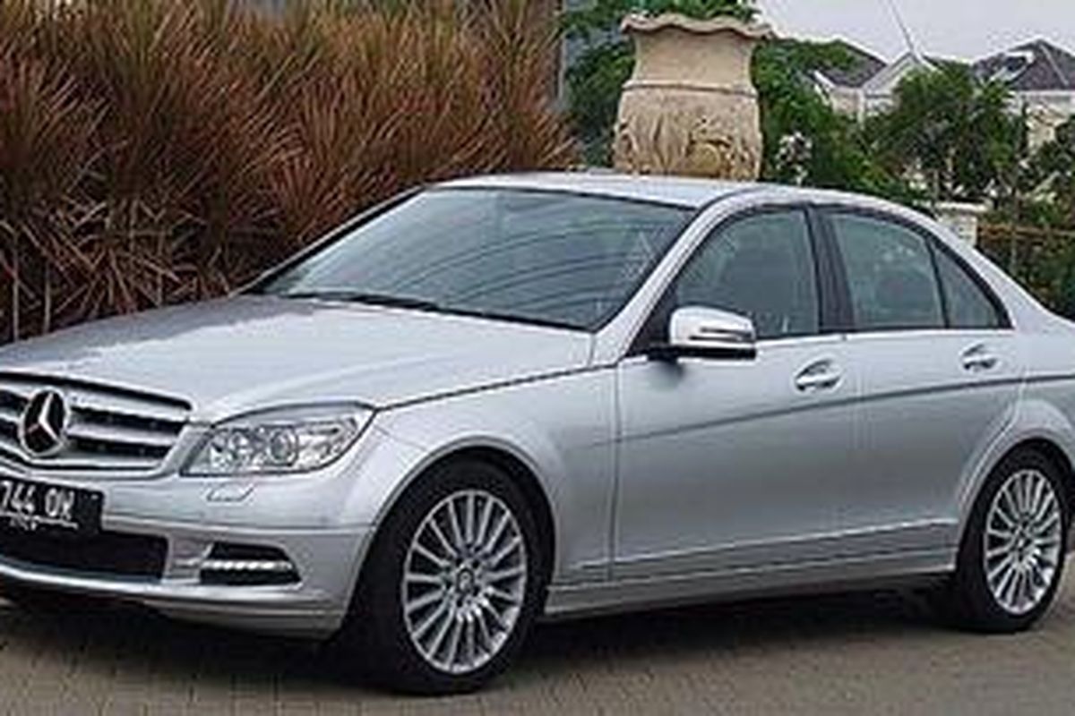 Hadian BlackBerry Torch bagi pembeli Mercedes-Benz C-Class 