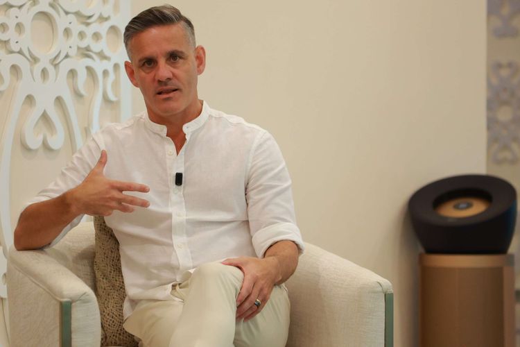 Pelatih Timnas Indonesia, John Herdman saat diwawancara Kompas.com dalam program Sporty di Menara Mandiri II, Jakarta, Selasa (12/5/2026).