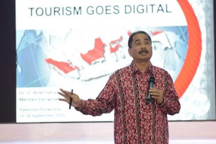 Menteri Pariwisata Arief Yahya memberikan sambutan pada Rakornas Pariwisata di Ecovention, Ecopark Ancol, Jakarta, Kamis (15/9/2016).
