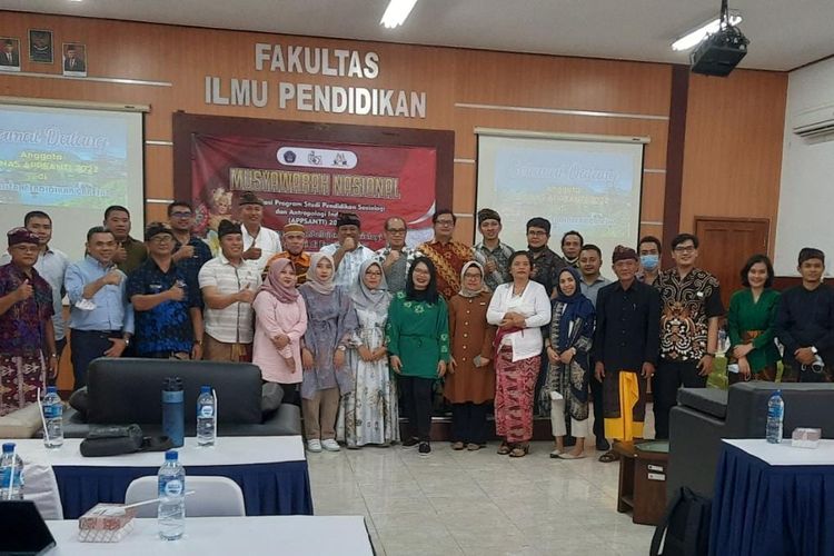 Asosiasi Program Studi Pendidikan Sosiologi dan Antropologi Indonesia menyelenggaraan Musyawarah Nasional ke-III di Universitas Pendidikan Ganesha (Undiksha) Bali pada 27-28 Oktober 2022.