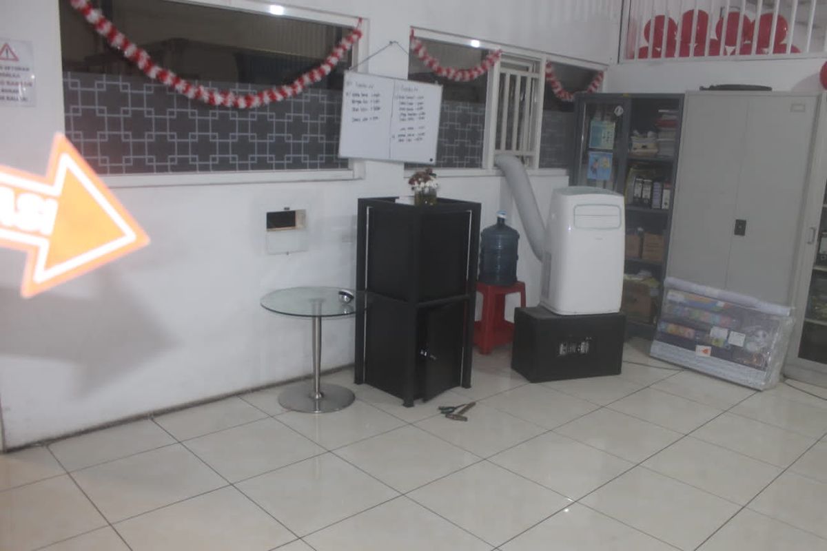 Gudang distributor es krim PT Indoguna Mai Goo di Jalan Sunandar Priyo, Kota Malang, Jawa Timur menjadi sasaran pencurian pada Senin (19/8/2024), dini hari.