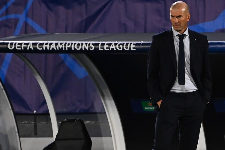 Zinedine Zidane semasa melatih Real Madrid pada laga kontra Shakhtar Donetsk (Ukraina), Kamis (22/10/2020) dini hari WIB. Zidane tak menutup kemungkinan untuk suatu saat membesut klub Italia.