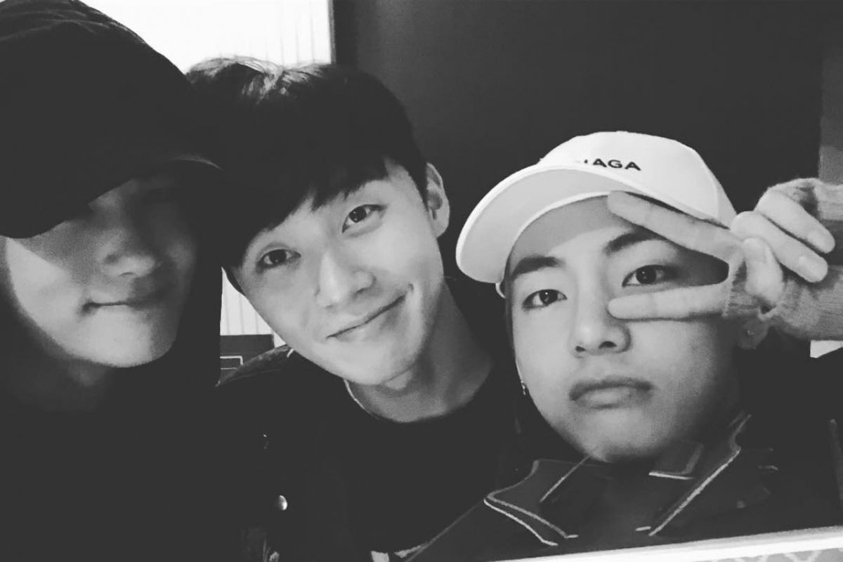 (Dari kiri) Park Hyung Sik, Park Seo Joon, dan V BTS