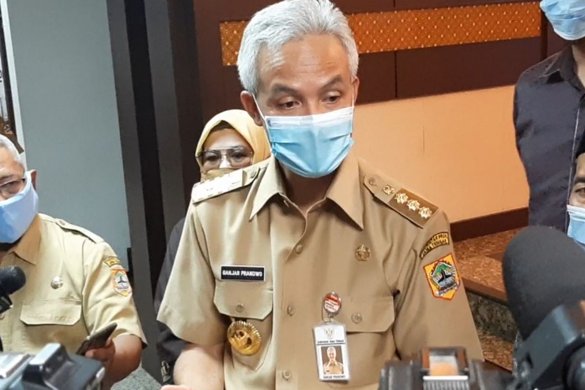 Gubernur Jawa Tengah Ganjar Pranowo usai rapat percepatan penanganan Covid-19 di Gedung B lantai V Kantor Pemprov Jateng, Senin (20/7/2020).