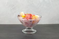 Resep Es Buah Sederhana, Pakai Susu Kelapa Lebih Segar