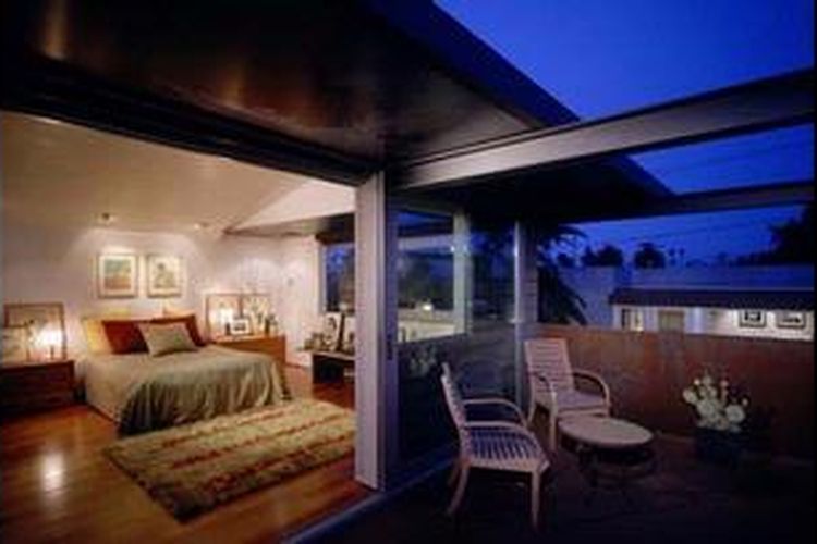 Tempat tidur merupakan titik fokal dari sebuah kamar tidur. Karena itulah, tempat tidur akan segera "mencuri perhatian" sesaat setelah seseorang masuk ke dalam kamar.