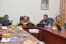 Gubernur Abdul Wahid Berhasil Lobi PLN, Targetkan Listrik Masuk Seluruh Desa di Riau pada 2027