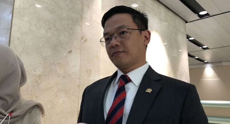 Momen Bamsoet Sapa Sugiono Calon Seskab Usai Pelantikan Wakil Ketua MPR