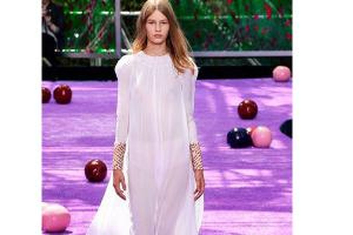 Sofia Mechetner, model inspiratif rumah mode adibusana Dior.