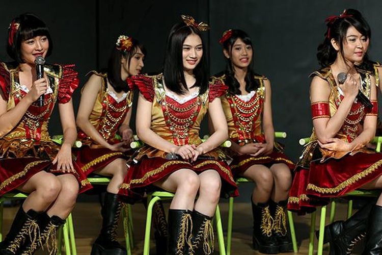JKT 48 Berkunjung ke Keraton Yogyakarta, Belajar Tata Krama Abdi Dalem hingga Tari Klasik Gaya Yogyakarta