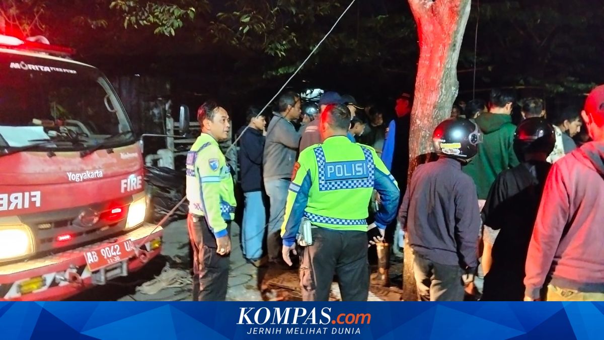 Kuda Andong Lepas dan Masuk Selokan, Damkar Yogyakarta Gunakan Katrol Saat Evakuasi