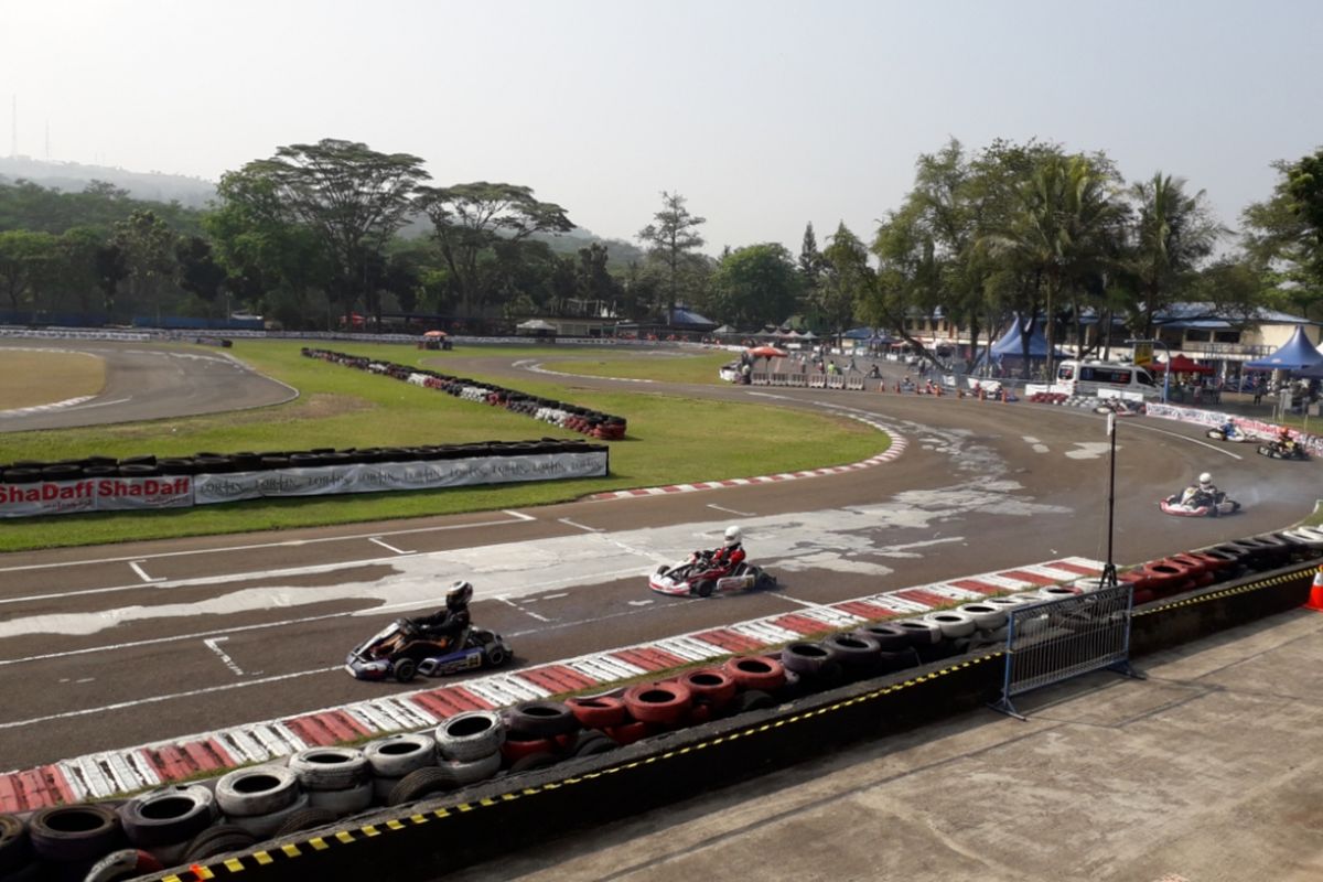 Kejuaraan gokart Eshark Rok Cup Indonesia 2018 yang kembali digelar di Sirkuit Karting Sentul, Bogor, Minggu (2/9/2018). 