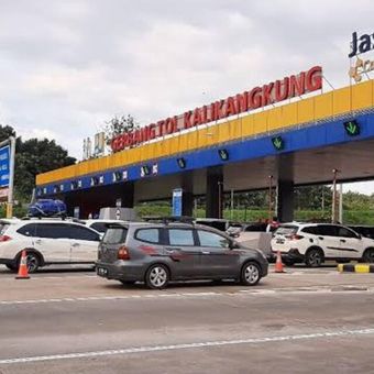 Ilustrasi mudik lebaran di Gerbang Tol Kalikangkung Semarang, Jawa Tengah. Ini ruas jalan yang dibatasi untuk kendaraan barang pada Lebaran 2024.