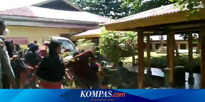 Detik-detik Warga Ambil Paksa Jenazah Korban Kecelakaan Positif Covid-19, Adu Mulut dengan Petugas - Vimarsana News