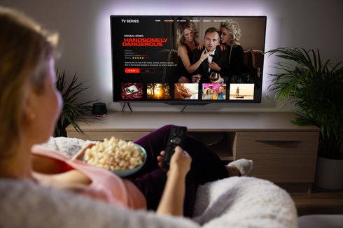 Bisa Sebabkan Masalah Jantung, Kenali 7 Risiko Binge Watching