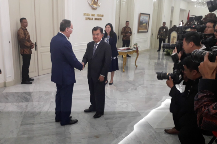 Wakil Presiden RI Jusuf Kalla menerima Wakil Presiden RRC Wang Qishan di Istana Wakil Presiden, Jakarta, Sabtu (19/10/2019).