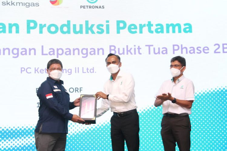Peresmian proyek Bukit Tua Phase-2B milik Petronas yang dioperasikan melalui anak perusahaan PC Ketapang II Ltd yang sudah onstream di Gresik, Kamis (14/4/2022).
