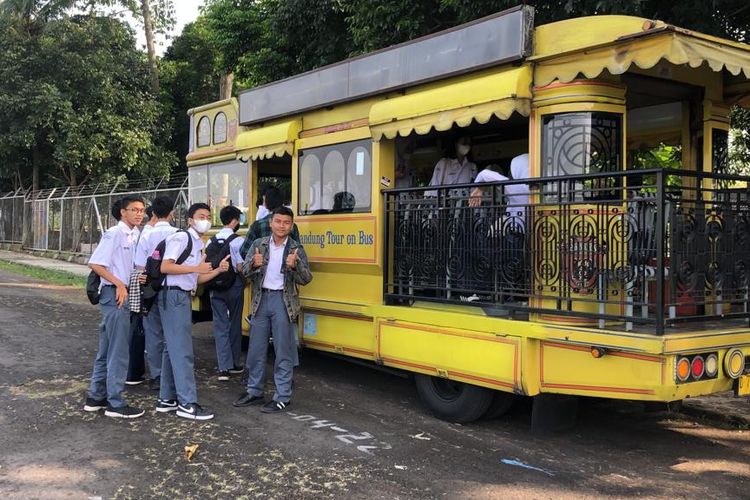 Salah satu kegiatan di Edutainment Dirgantara Indonesia di Bandung, eduwisata mengenai satu-satunya industri pesawat di Asia Tenggara, yang merupakan milik PT Dirgantara Indonesia (PTDI)  
