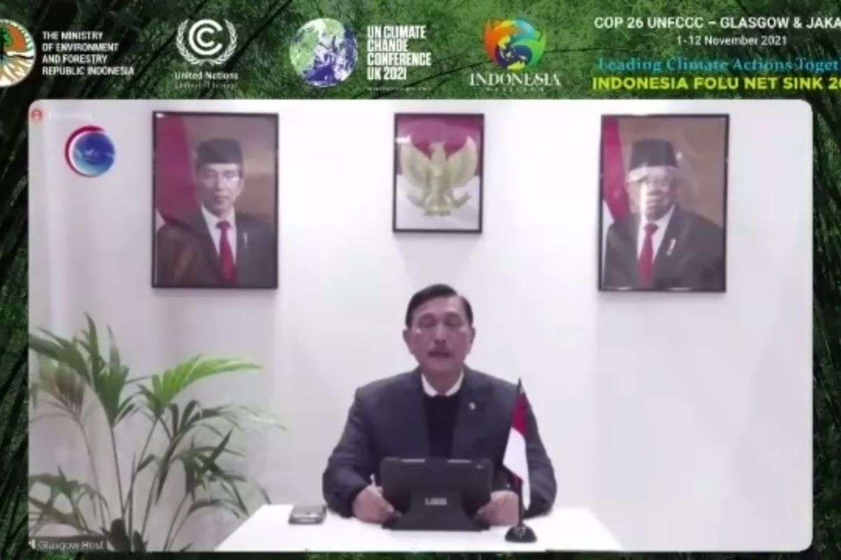 Menko Bidang Kemaritiman dan Investasi Luhut Binsar Pandjaitan menyampaikan pidatonya dalam agenda COP-26 UNFCCC di Glasgow, Skotlandia, Selasa (2/11/2021).