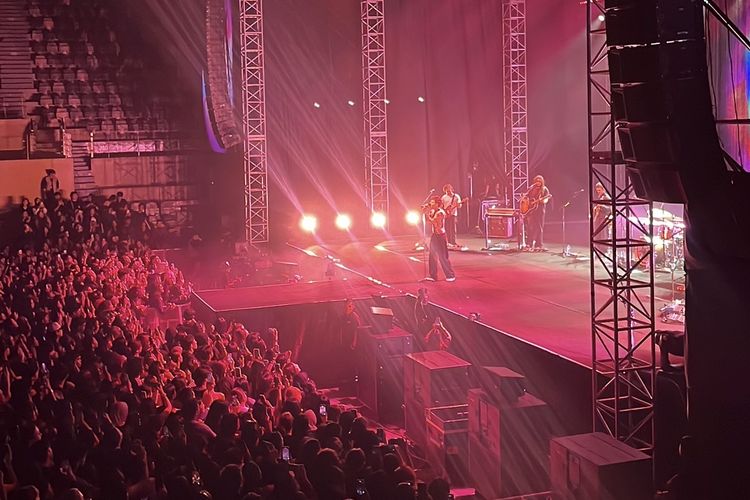 Sukses Gelar Konser Tunggal, The Neighbourhood Janji Kembali ke Indonesia