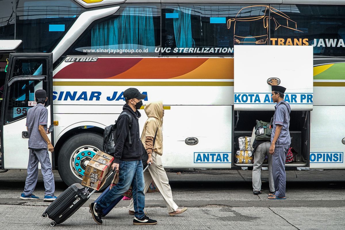 Urbanisasi Pasca-Lebaran: Ilusi UMP dan Jebakan Kemiskinan Baru