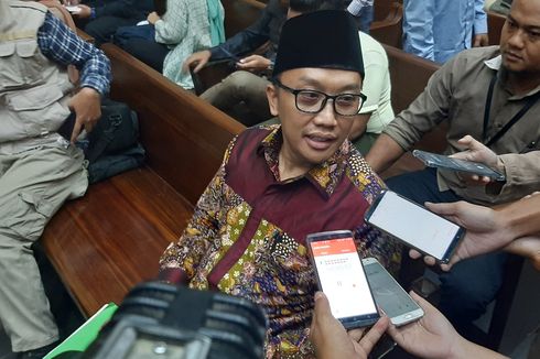 Imam Nahrawi Bantah Update Status WA dan Bawa Telepon Genggam ke Dalam Rutan 