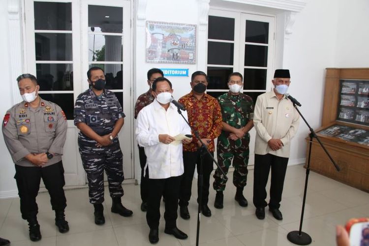 Menteri Dalam Negeri (Mendagri) Muhammad Tito Karnavian membuka dialog dengan kepala daerah se-Provinsi Sumatera Barat (Sumbar).