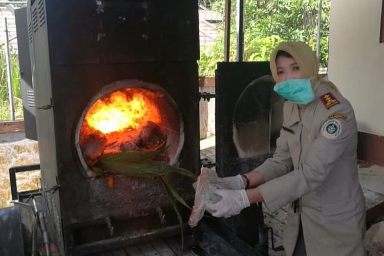 YOGA - Kepala Badan Karantina Kementerian Pertanian Banun Harpini di Entikong, Kalimantan Barat, Senin (9/1/2017).