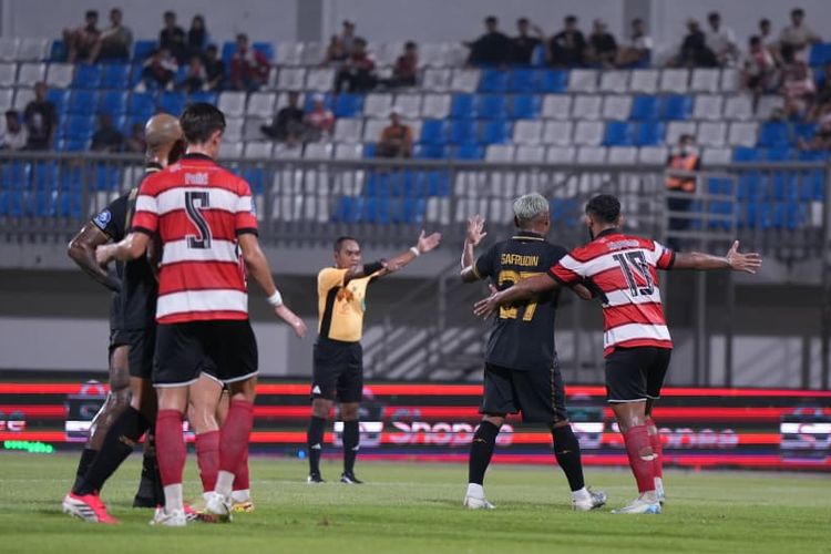 Media Malaysia Sebut Madura United Incar Eks Pelatih Arema FC Joel Cornelli