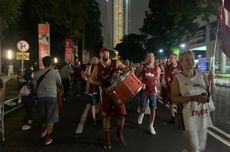 FIBA World Cup: Suporter Latvia Bernyanyi, Tabuh Drum, Cinta Indonesia