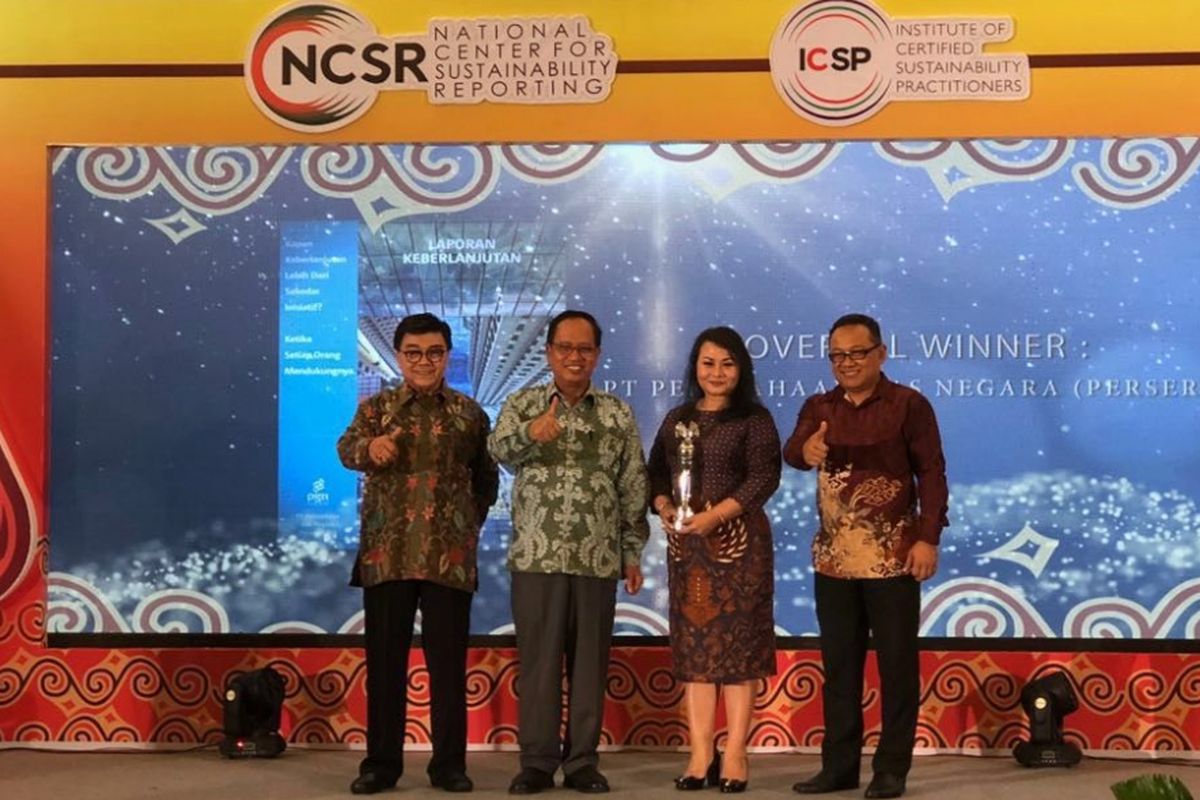 PGN menyabet gelar juara umum alias Best Overall Winner atas penghargaan Indonesia Sustainability Reporting Award (ISRA) 2017 dari National Center for Sustainability Reporting (NCSR).