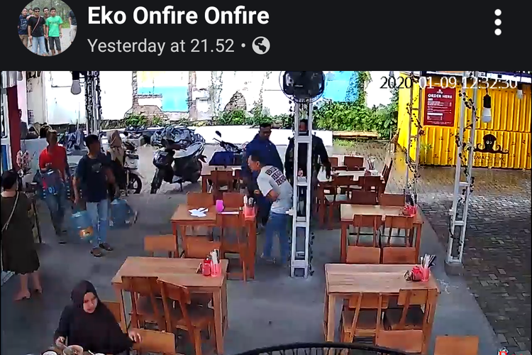 Insiden pemukulan di warung dimsum terekam video cctv, diunggah di ICJ. (ICJ)