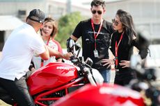 Duo Artis Indonesia “Geber” Ducati di Bangkok