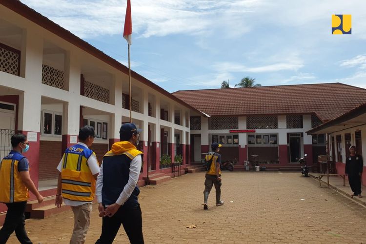 Kementerian PUPR mengunjungi salah satu SD Negeri di Kabupaten Cianjur yang masih berdiri kokoh karena menggunakan sistem RISHA, Senin (12/12/2022).