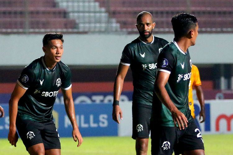 Pemain Persikabo 1973 Andy Setyo saat pertandingan pekan ke-16 Liga 1 2022-2023 melawan Persik Kediri yang berakhir dengan skor 0-0 di Stadion Maguwoharjo Sleman, Rabu (21/12/2022) malam. Terkini, Persikabo 1973 sejatinya dijadwalkan melawan Persebaya Surabaya di Stadion Joko Samudro, Gresik, Jawa Timur, pada Sabtu (14/1/2023) sore WIB. Namun, laga itu ditunda karena persoalan izin.