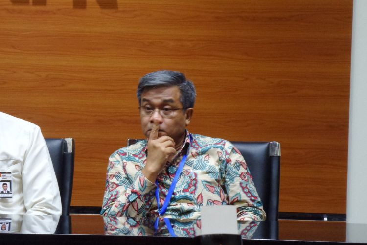 Wakil Ketua Forum Rektor dan Guru Besar Antikorupsi Asep Syaifuddin dalam konferensi pers di Gedung KPK Jakarta, Jumat (17/3/2017).