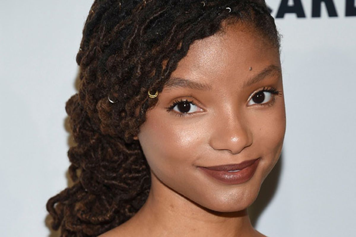 Penyanyi Amerika Halle Bailey yang terpilih perankan Ariel dalam live-action The Little Mermaid.