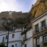 Setenil de las Bodegas, Kota di Bawah Batu yang Sudah Berusia 25.000 Tahun