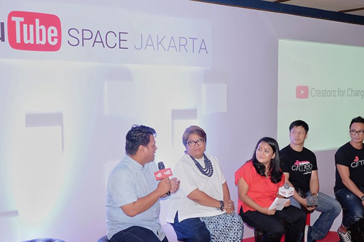 (ki-ka) Program Manager Maarif Institute, Helmi Khelmy K Pribadi; Program Director, Rahimah Abdulrahim; Head of Oublic Policy and Government Relation Google Indonesia, Shinto Nugroho; dan dua perwakilan Cameo Project di pembukaan YouTube Space Pop Up Jakarta.