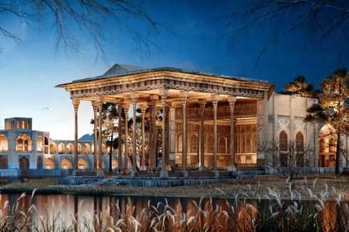 Istana Bersejarah Iran Direkonstruksi