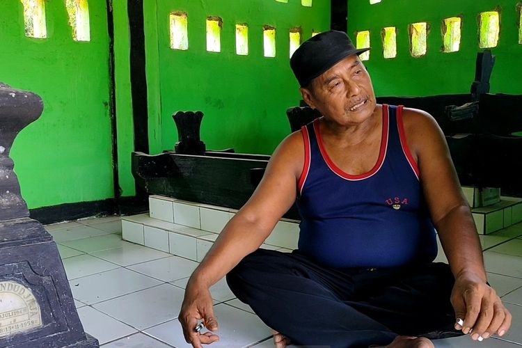 Waluyo (64) di Pedukuhan Karang Tengah Kidul, Kalurahan Margosari, Kapanewon Pengasih, Kabupaten Kulon Progo, Daerah Istimewa Yogyakarta.