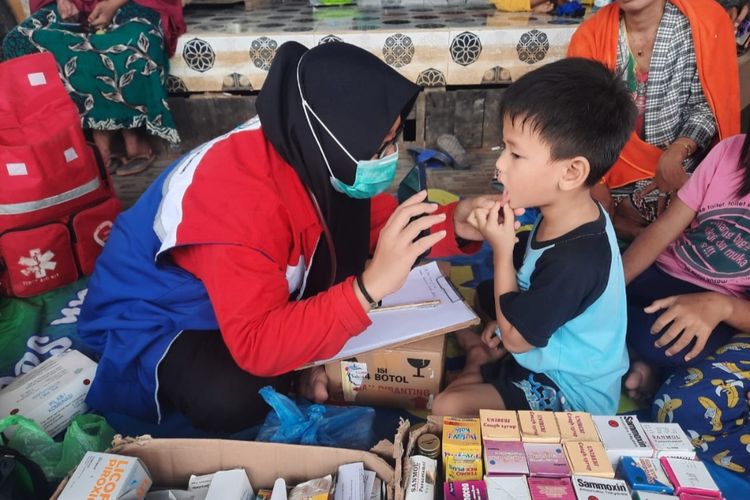 Ingin Selalu Berada di Garis Depan Bencana, Bidan Ina Bermimpi Punya Klinik Sendiri