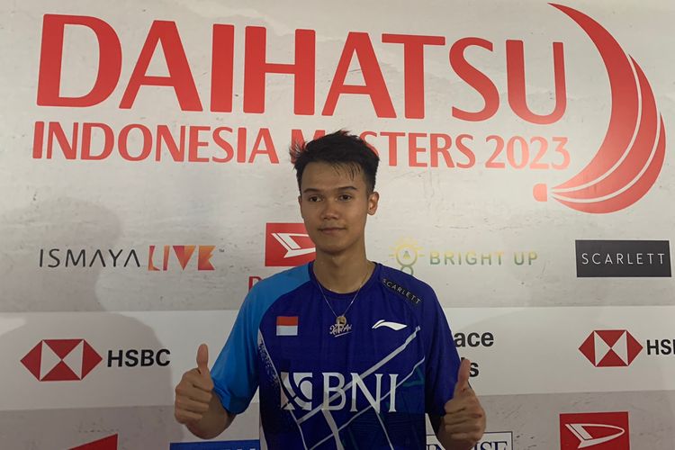 Pebulu tangkis tunggal putra Indonesia, Christian Adinata, setelah memastikan lolos ke babak 32 besar Indonesia Masters 2023 yang digelar di Istora Gelora Bung Karno, Senayan, Jakarta, pada 24-29 Januari 2023.